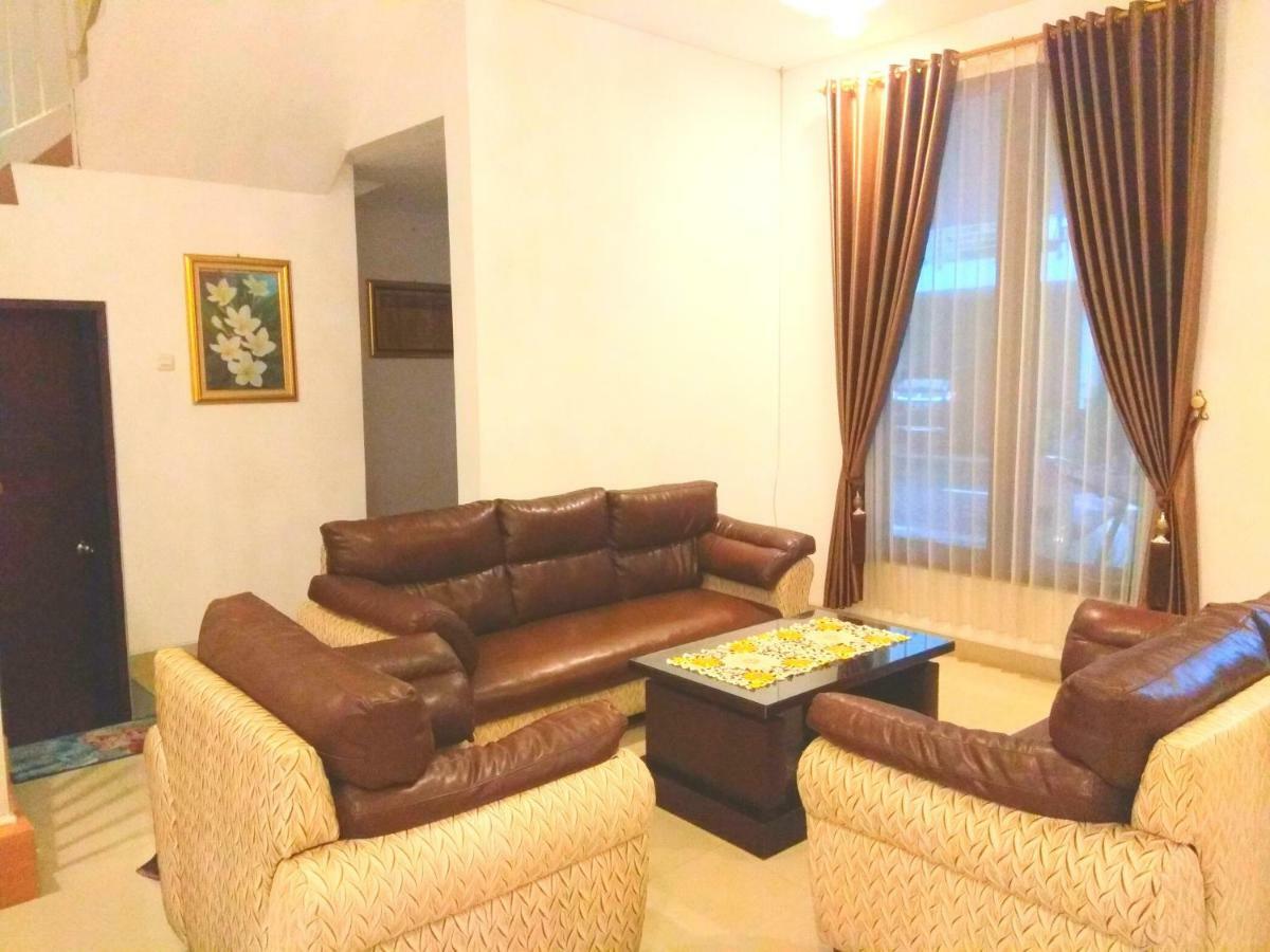 Fams Homestay By Fh Stay يوغياكارتا المظهر الخارجي الصورة